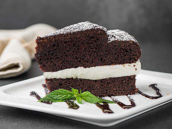 Harat's Irish Pub - Guinness cake
