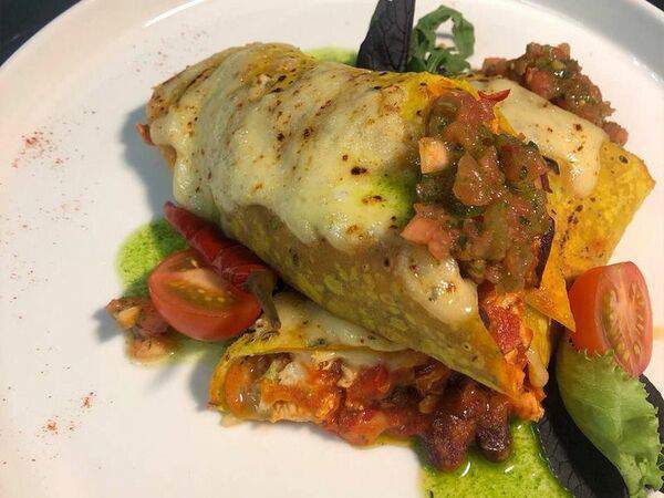 Ds - Буррито с куриной грудкой, фасолью под остро-пряной сальсой