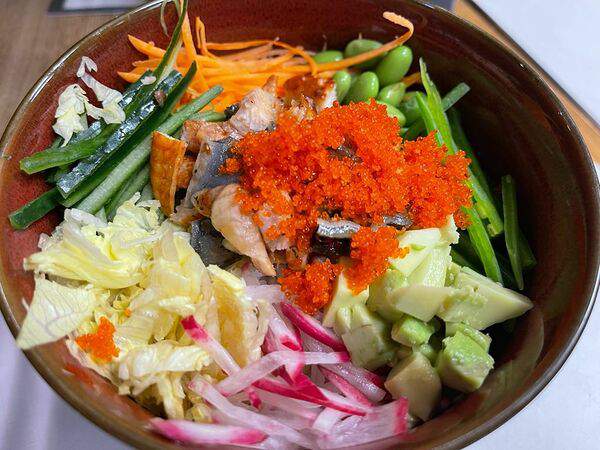 Ем Том Ям - Поке с угрём