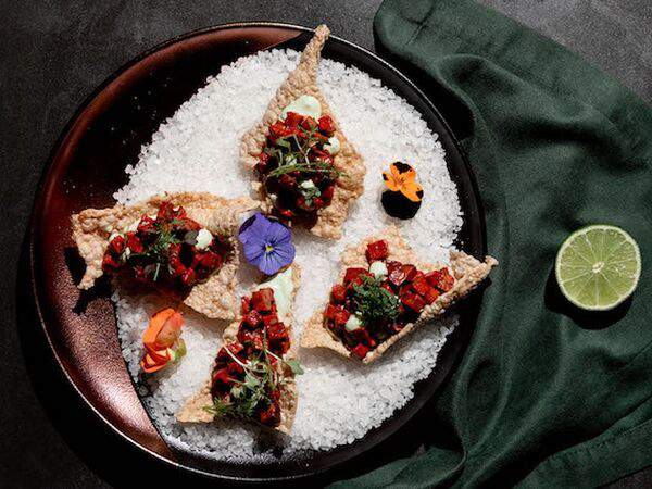 Loft Cafe - Тартар из говядины в азиатском соусе