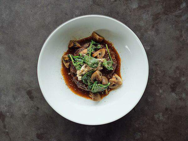 Китчен - Большая сочная котлета с грибами и грибным маслом