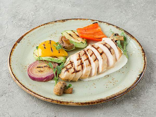 Craft Brew Cafe - Куриное филе с овощами гриль