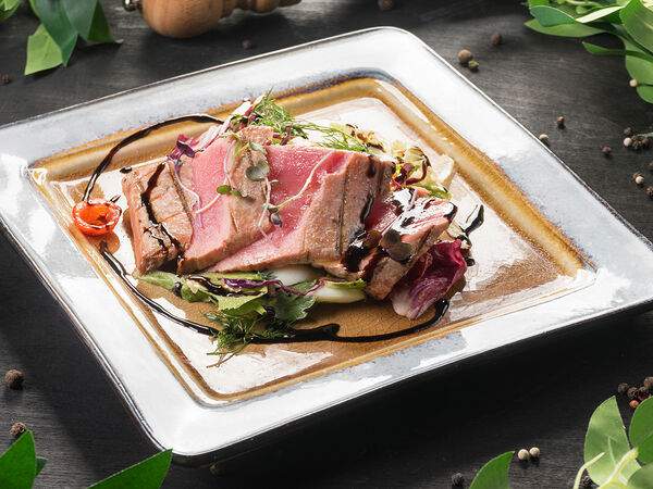 Мята Platinum - Салат Нисуаз с тунцом на углях