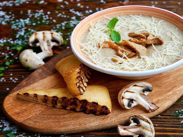 BeerHouse - Грибная похлебка с гренками и пармезаном