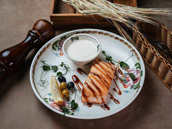 На Глинках - Филе сёмги со сливочным соусом