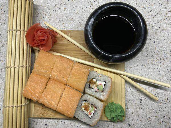 Скушай Суши - Ролл Сяке унаги маки