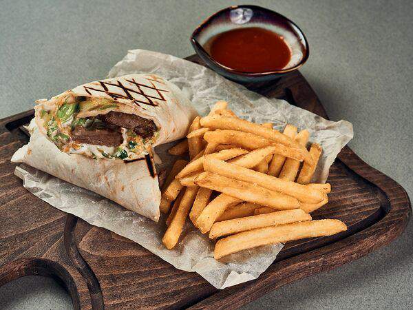 Ресторан Невидалия - Биф ролл с картофелем фри