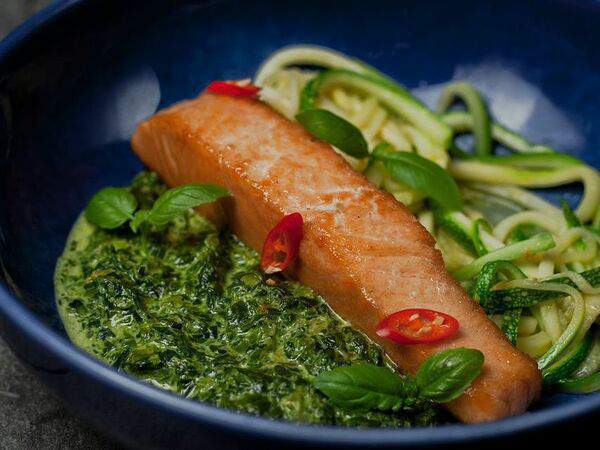 Хачапури для Пушкина - Лосось с лапшой из цуккини