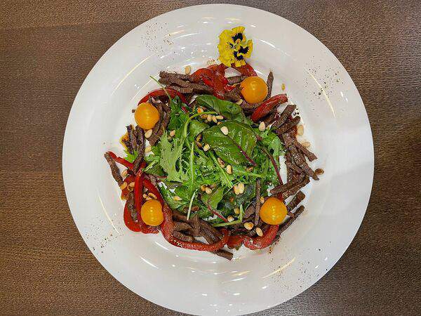 Бо-Бо - Теплый салат с говядиной Фирменный БоБо