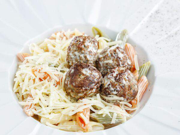 Steak & fish house El Chico - Паста Пенне Ригате с итальянскими фрикадельками (polpette)