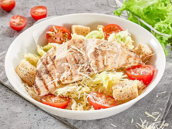 Кафе 24 - Салат Цезарь с курицей