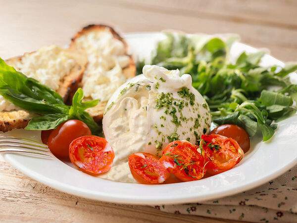 Мама Рома - Салат Буррата с запеченными черри и рукколой