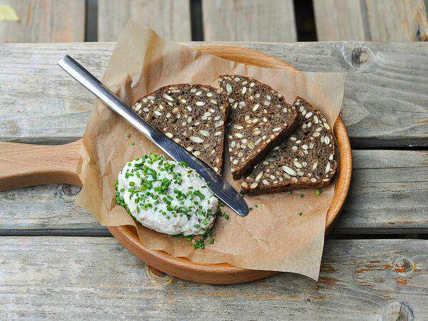 Zoom cafe - Форшмак с домашним хлебом