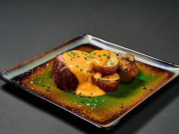 Terrace - Тёплый ростбиф с беарнским соусом и картофелем конфи