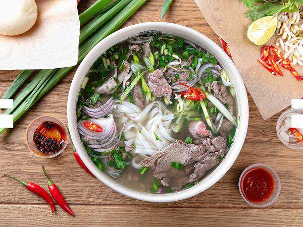 Rave Resort - Фо-Бо с курицей и стеклянной лапшой