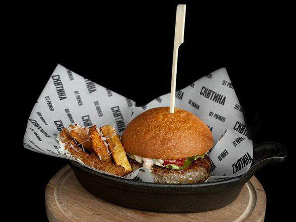 Мясной ресторан Скотина - Бургер с нутрией и маринованным перцем