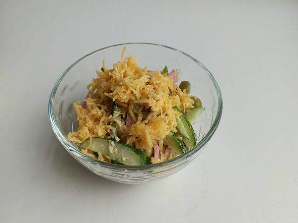 Обеды на Баррикадной - Салат-коктейль с колбасой и сыром