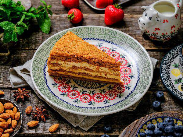 Брынза - Десерт Медовик