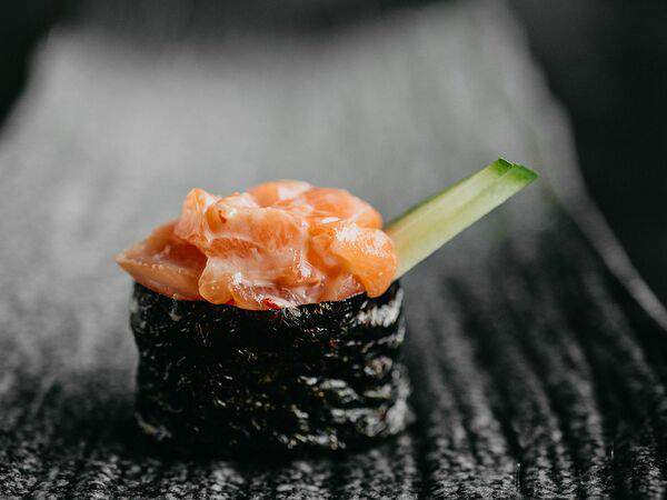 Shima - Гункан лосось