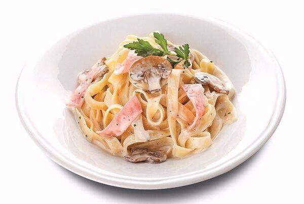 Пиццерия Пепперони - Фетучини с грибами и ветчиной