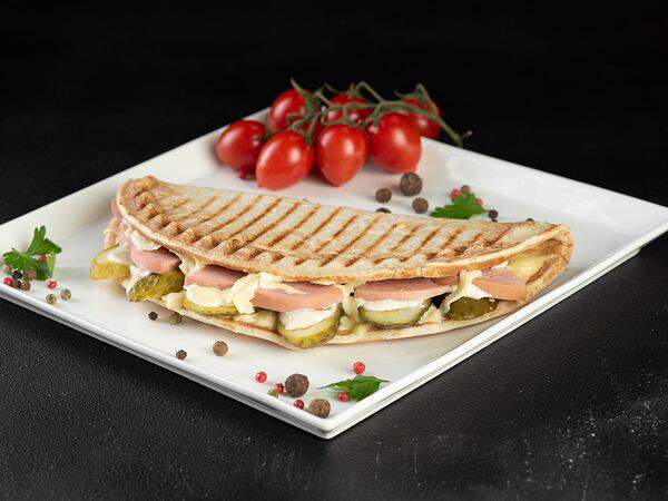 Eatme Foodservice - Закрытая пицца колбасная