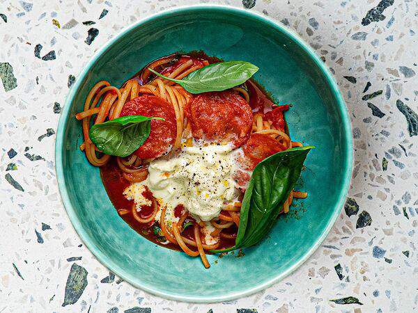 Такие истории - Паста лингвини с чоризо и страчателлой