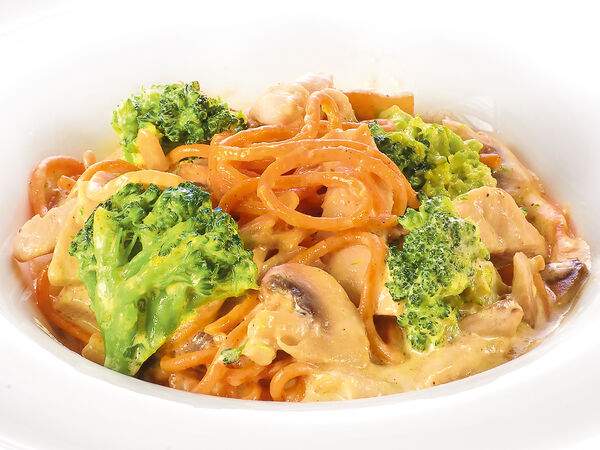 Mama Donna - Спагетти с курицей и брокколи