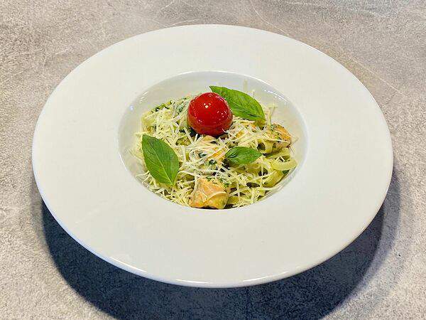 Gosti - Тальятелле с лососем и шпинатом