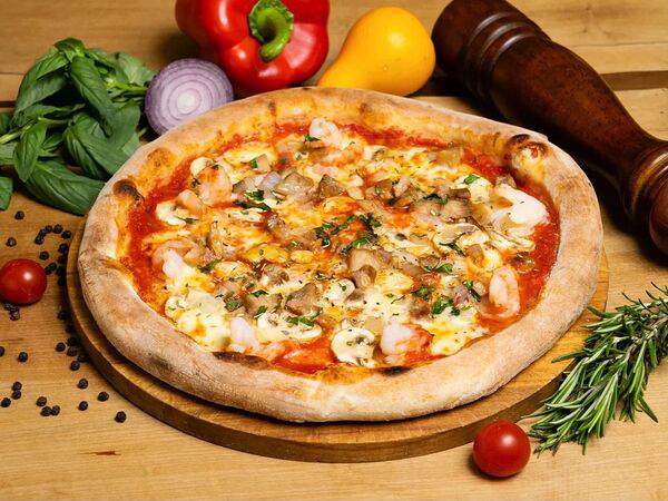 Луковка пиццерия Scrocchiarella - Пицца с Курицей, грибами и креветками