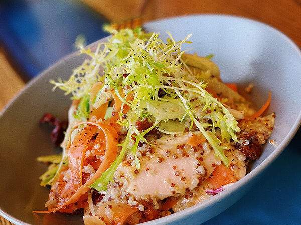 Formula coffee - Салат с киноа и курицей