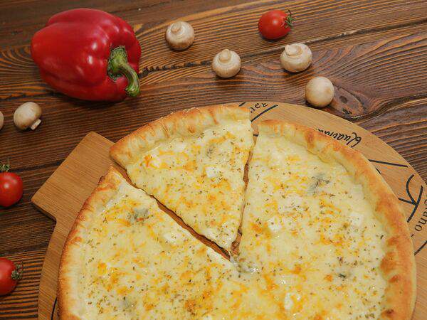 Сакана - Пицца Четыре сыра