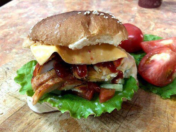 Восточное бистро - Чизбургер с куриным мясом