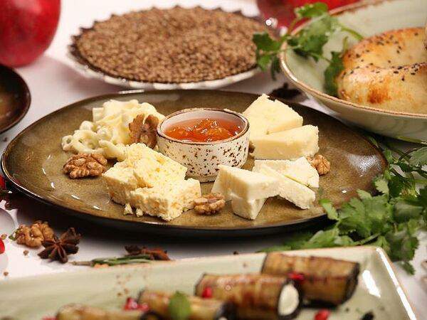 Инжир - Ассорти из сыров