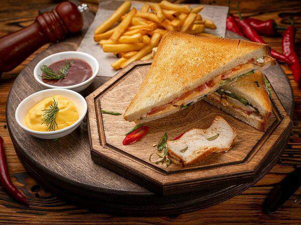 Burger Beer - Сэндвич-клаб с курицей