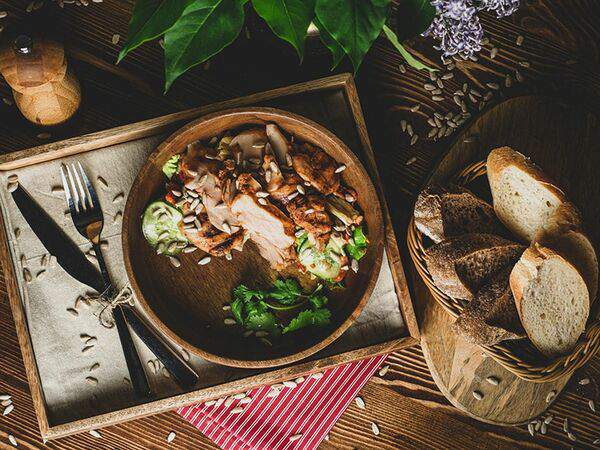 Green street - Салат из цыпленка в ореховом соусе