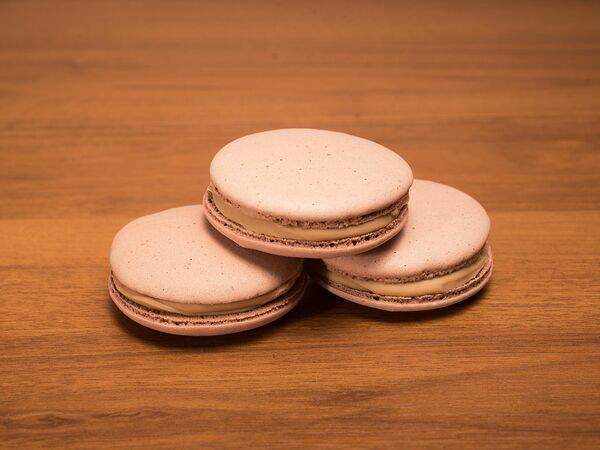 Ладная - Макаронс карамельный