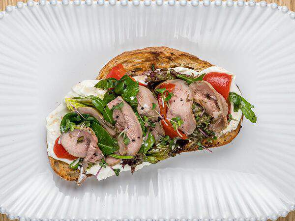 Milovita - Брускетта с утиным филе