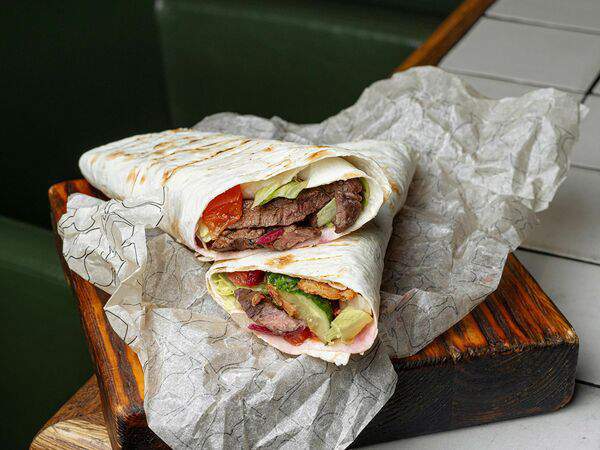 Брюссель - Шаверма с курицей и огурцами кимчи