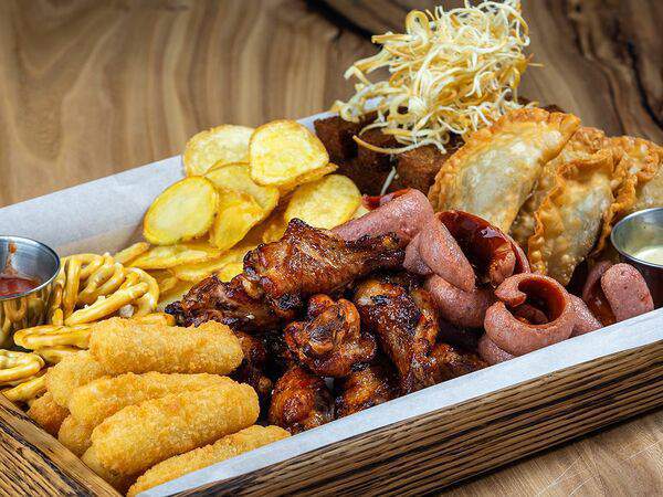 Разжигатели - Ассорти из горячих закусок