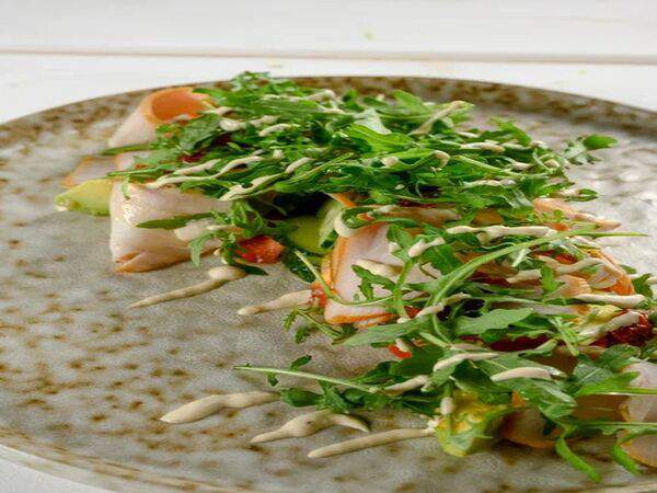 Лель - Подкопченная индейка с авокадо, томатами и руколой