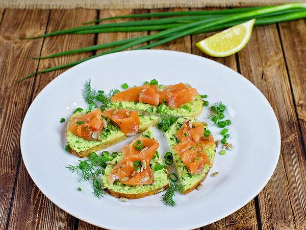 Горница - Форель на гренках