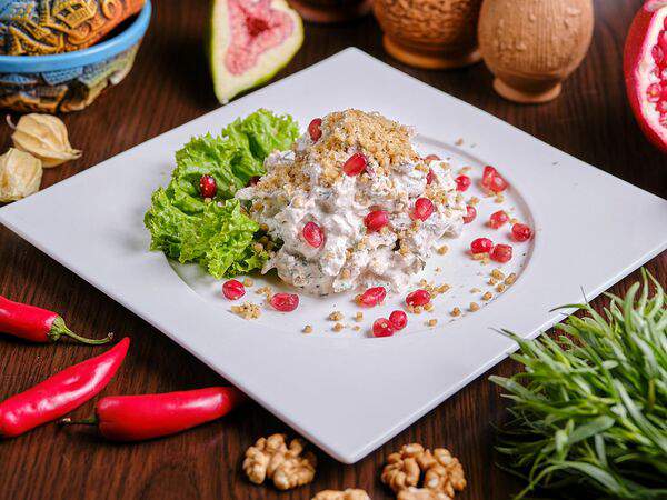 Пиросмани - Салат Говядина в цахтоне