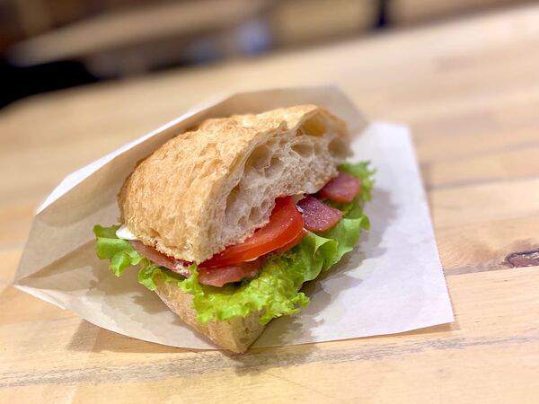 Coffee hub - Сэндвич с рыбкой