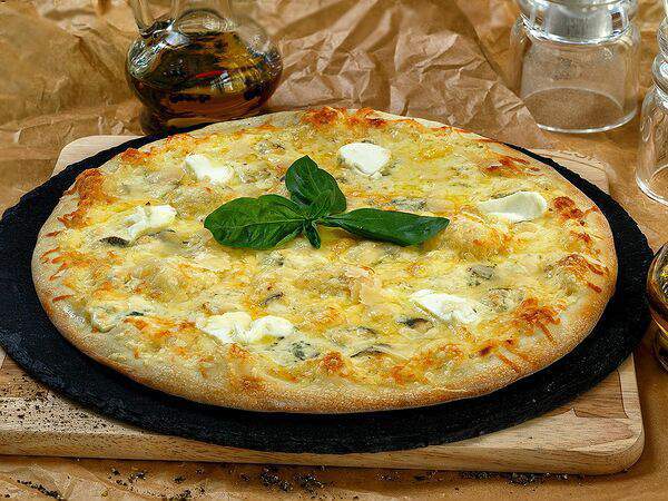 Familia - Пицца Пять сыров с трюфельным маслом