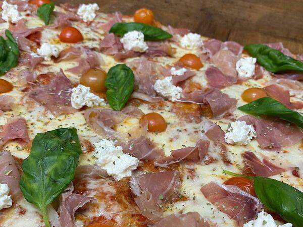 Pizza Italia - Пицца итальянская Прошутто крем чиз