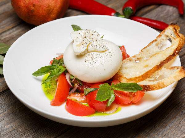 Бахор - Салат Буррата