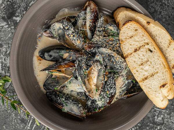 Umi asian kitchen & bar - Мидии в сливочно-ореховом соусе