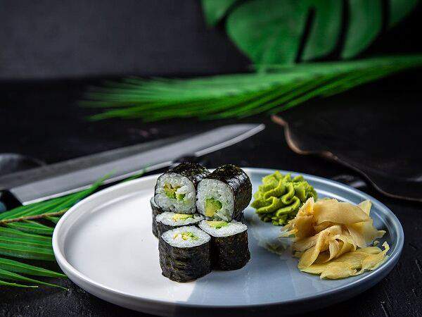 Stories - Ролл Маки с авокадо