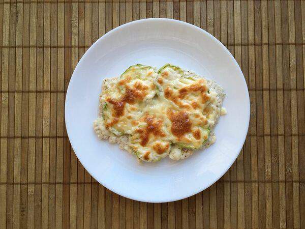 Кафе Мария - Куриная грудка, запеченная с кабачками