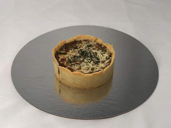 Gost Food - Киш Лорен с бальзамиком и луком